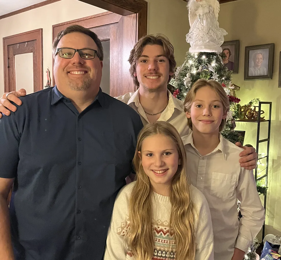 Dr. Travis Kramer of Kramer Chiropractic with his family